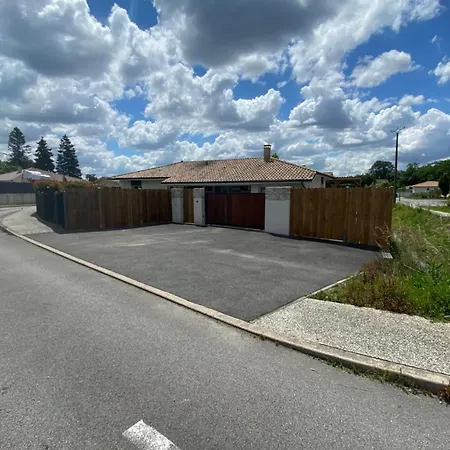 Dom wakacyjny Maison Avec Piscine A 20 Min De Capbreton Et Hossegor *